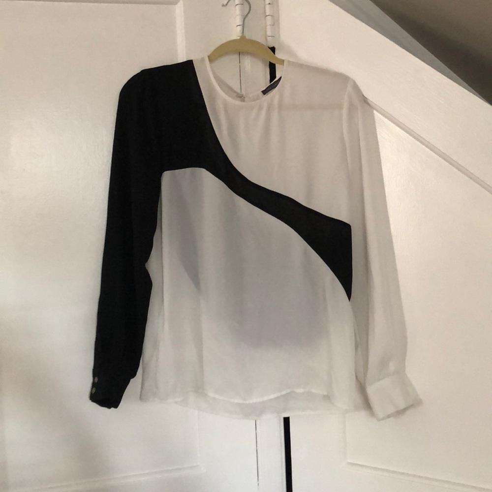 Vince Camuto black and white blouse